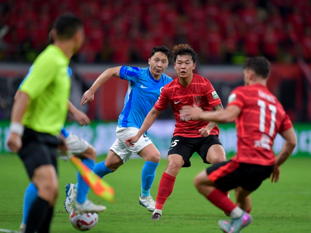 成都蓉城在争冠关键时刻丢分